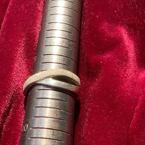 Sterling silver .925 cross-over ring, size 9, pre-owned - Picture 3 of 3